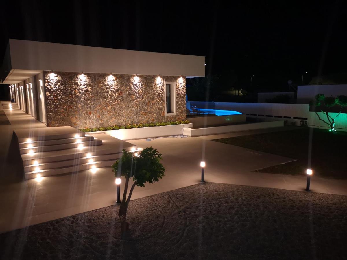 פליראקי Zoes Hotel & Suites מראה חיצוני תמונה