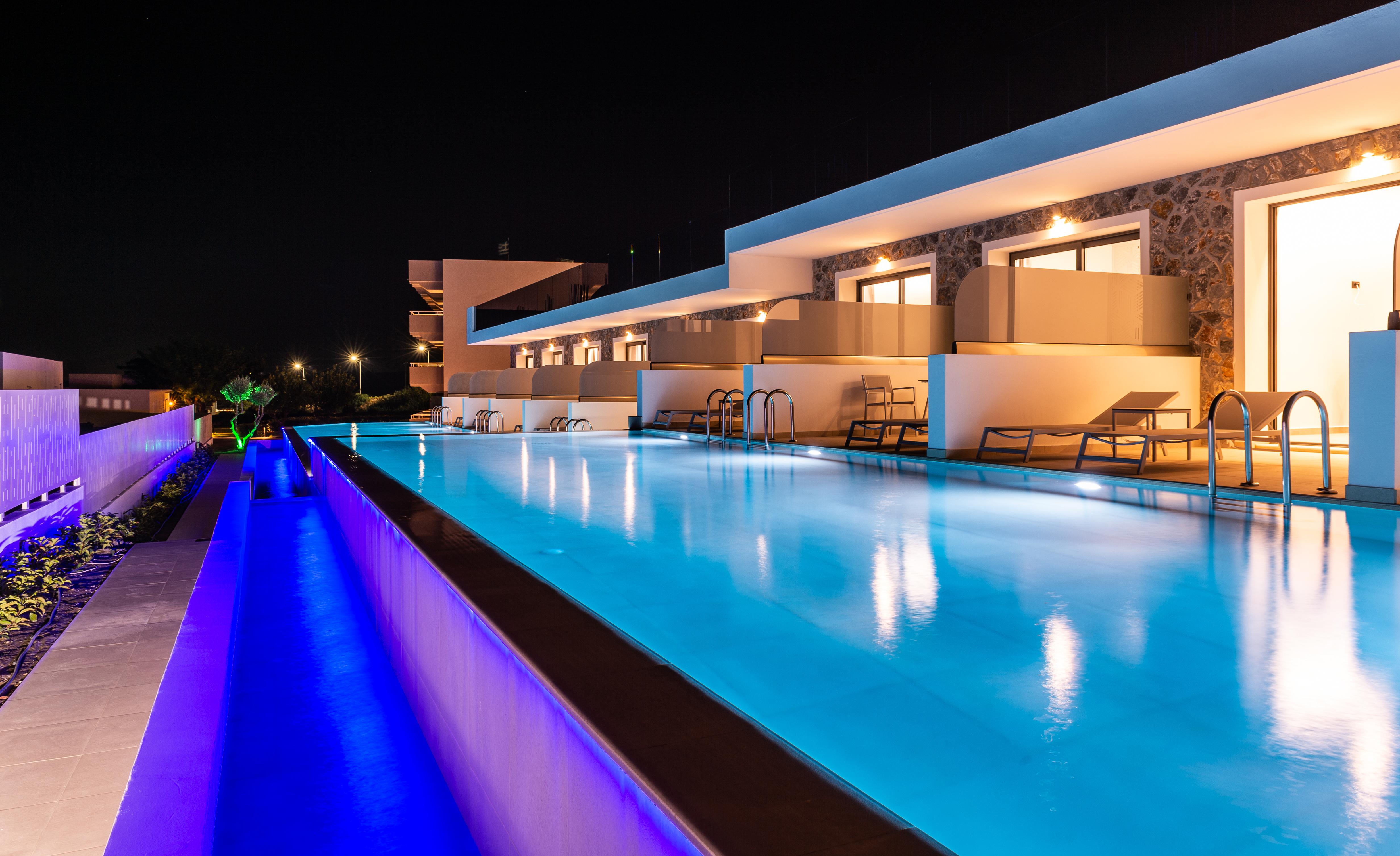 פליראקי Zoes Hotel & Suites מראה חיצוני תמונה