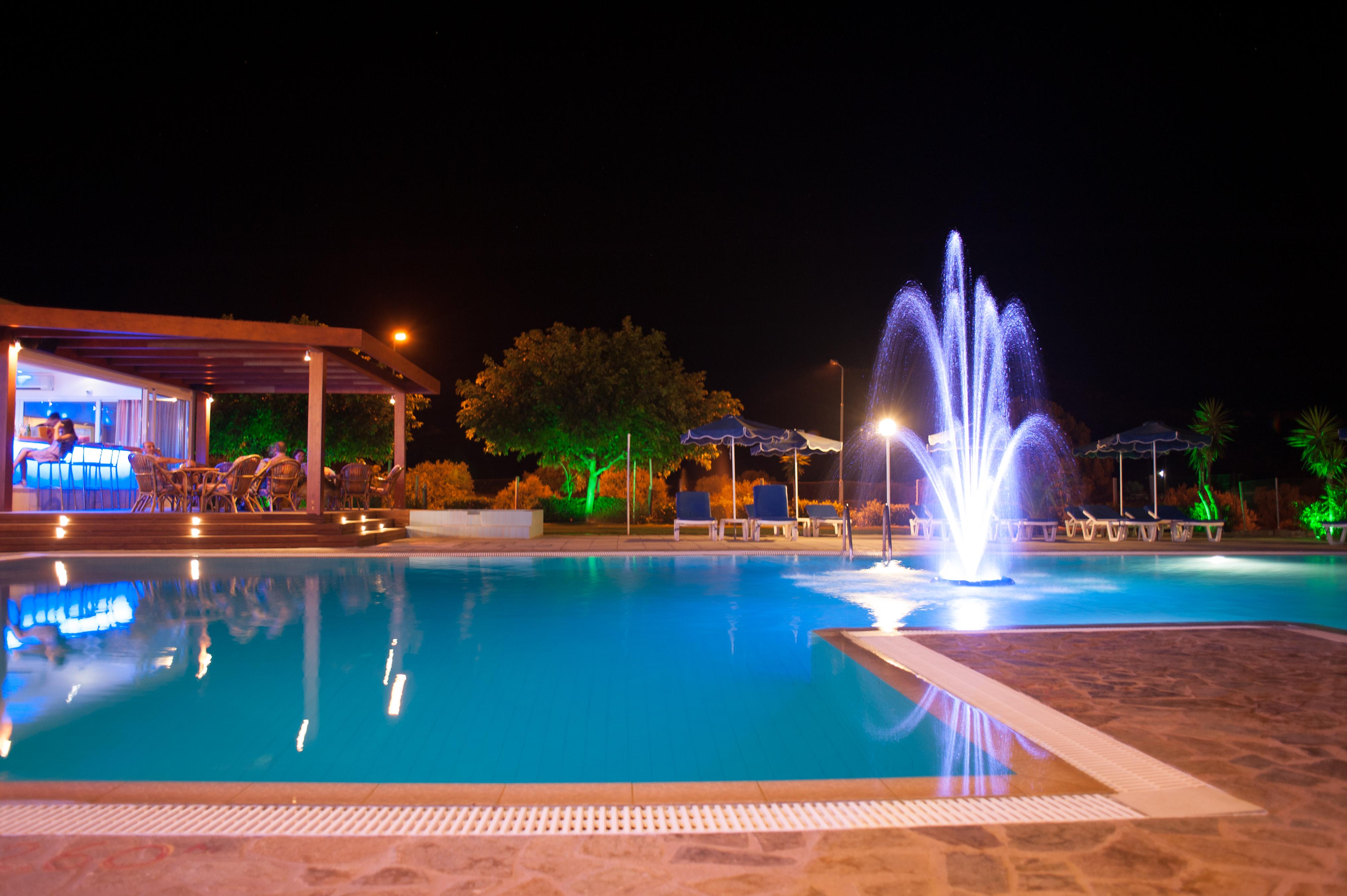 פליראקי Zoes Hotel & Suites מראה חיצוני תמונה