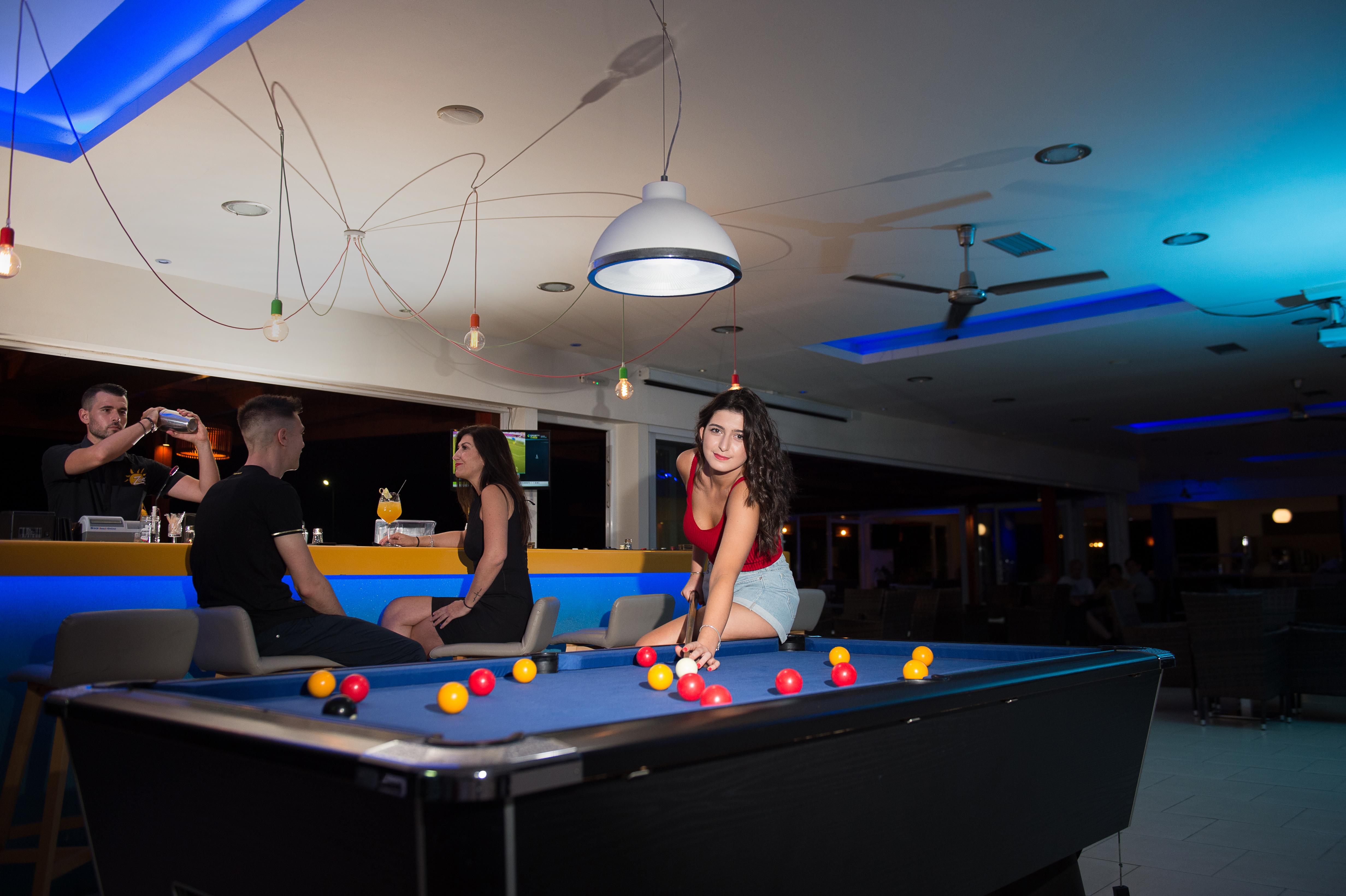 פליראקי Zoes Hotel & Suites מראה חיצוני תמונה