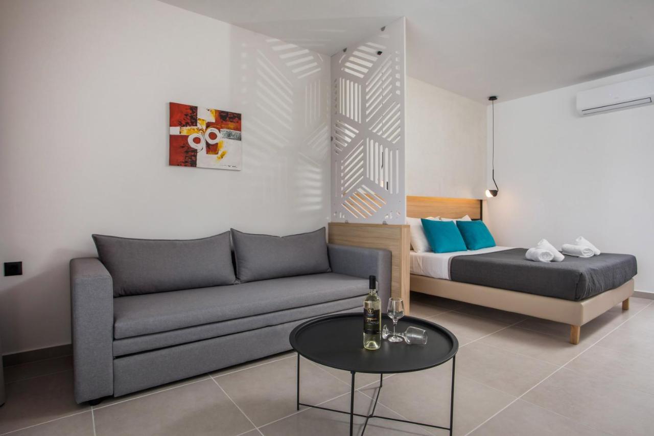 פליראקי Zoes Hotel & Suites מראה חיצוני תמונה