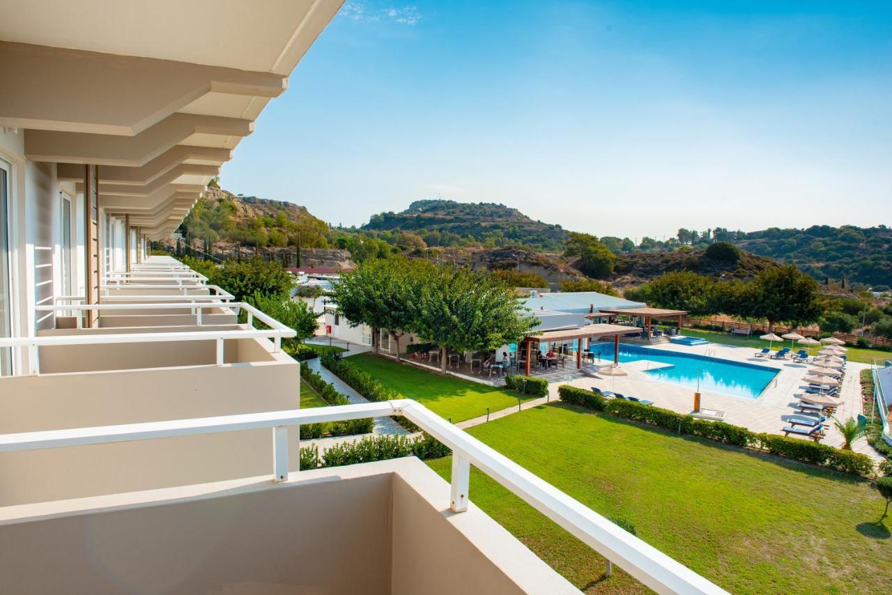 פליראקי Zoes Hotel & Suites מראה חיצוני תמונה
