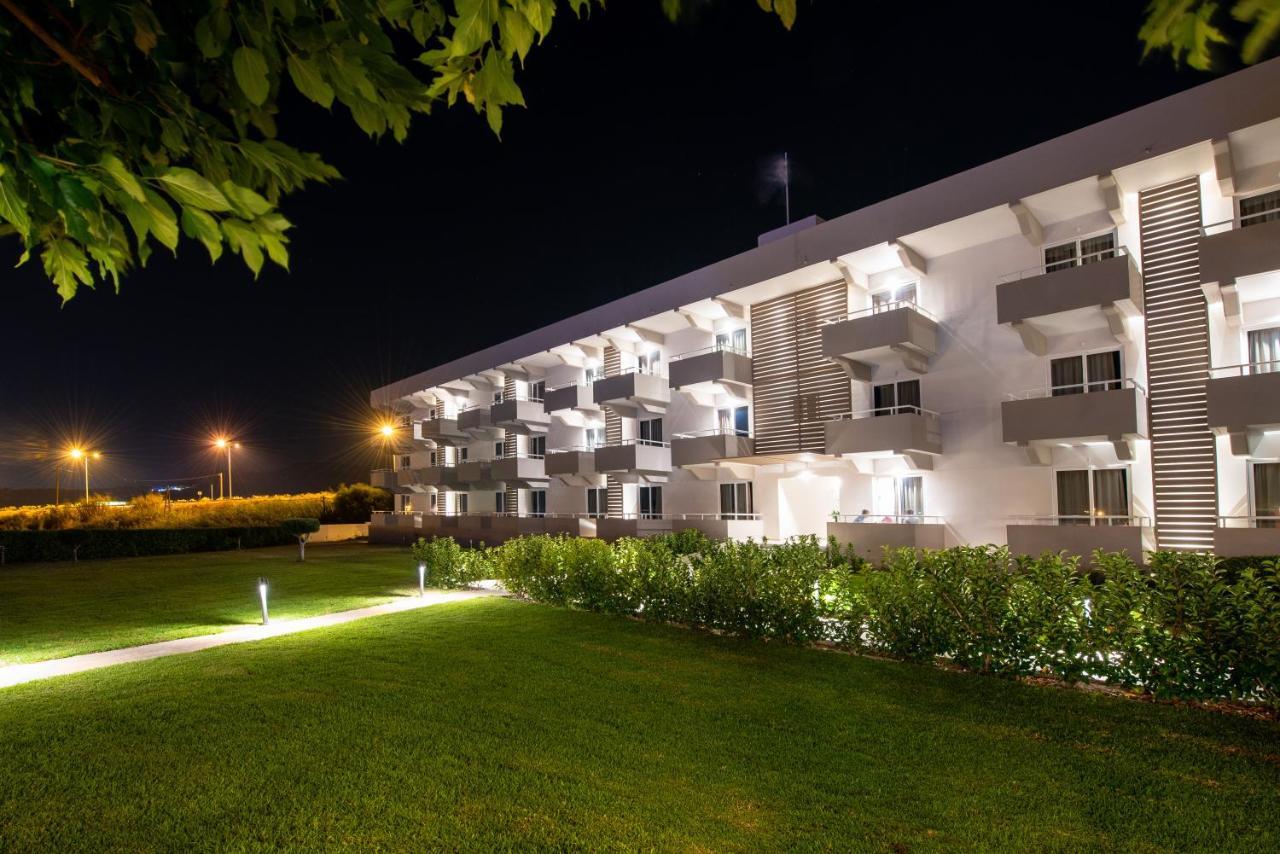 פליראקי Zoes Hotel & Suites מראה חיצוני תמונה