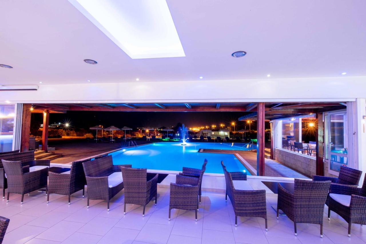 פליראקי Zoes Hotel & Suites מראה חיצוני תמונה