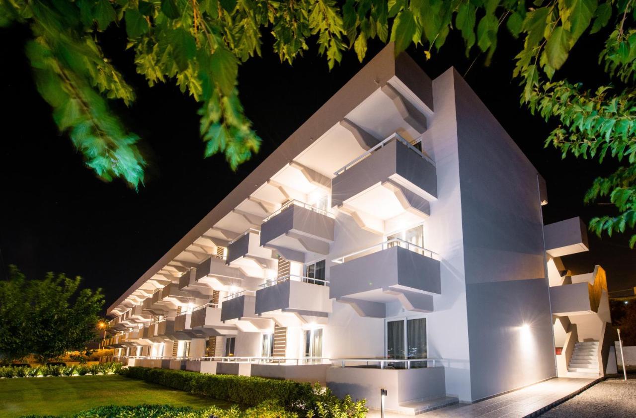 פליראקי Zoes Hotel & Suites מראה חיצוני תמונה